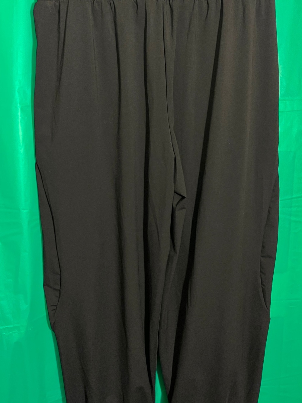 ACEGOLFS More Than Basic Performance Ruffle Pants - Picture 4 of 15
